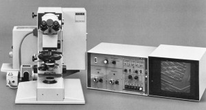 1982 Prototype of a confocal Laser Scanning Microscope (LSM).jpg
