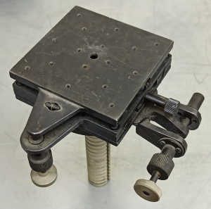 3-axis_table.jpg