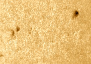 Sunspots_20130712_085154UT_BG.jpg